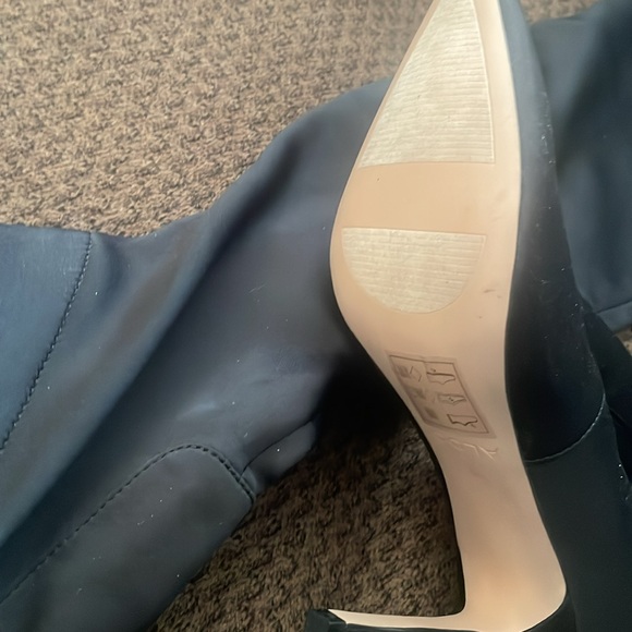 Aldo over the knee boots 
Excellent condition sz 7.0 - Picture 3 of 5